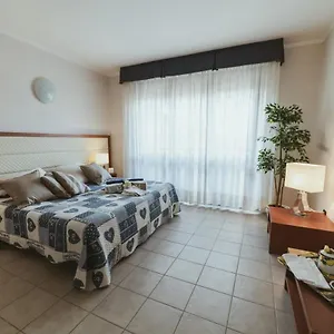 Aparthotel Beverly Park, Tirrenia
